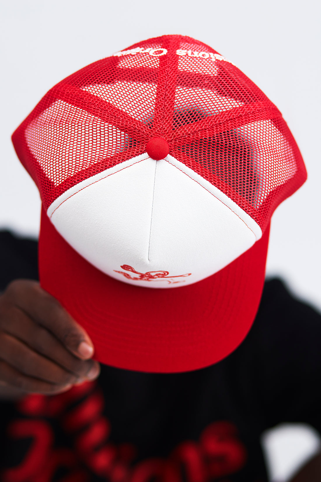 RED ILLUSIONS MESH TRUCKER HAT