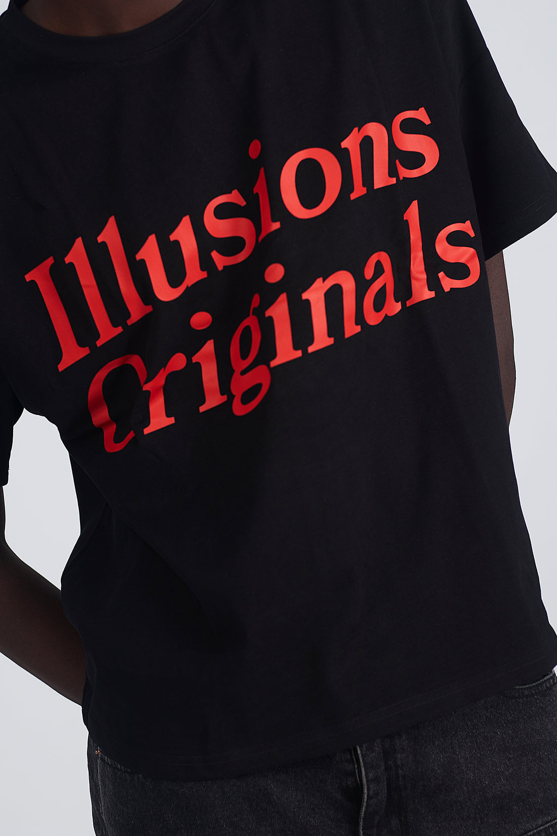 BLACK ILLUSIONS ORIGINALS LUXURY T-SHIRT